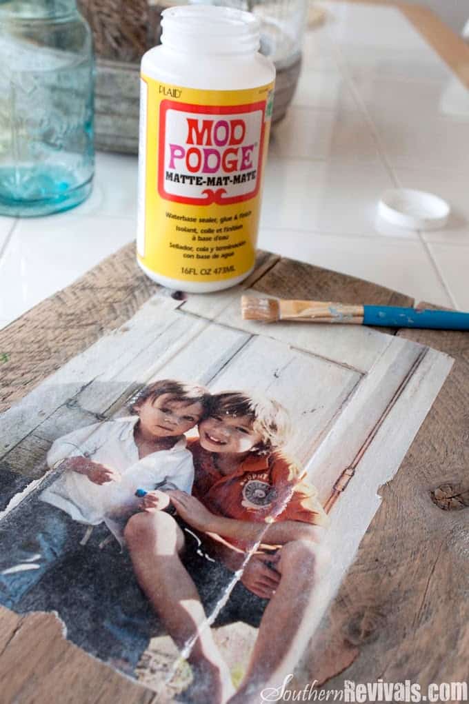 Pallet Picture Frame and a Photo Transfer - Mod Podge Rocks